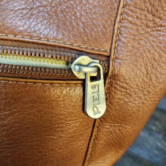 Piel Full Grain Cowhide Leather Bucket Bag - Picture 9 of 17